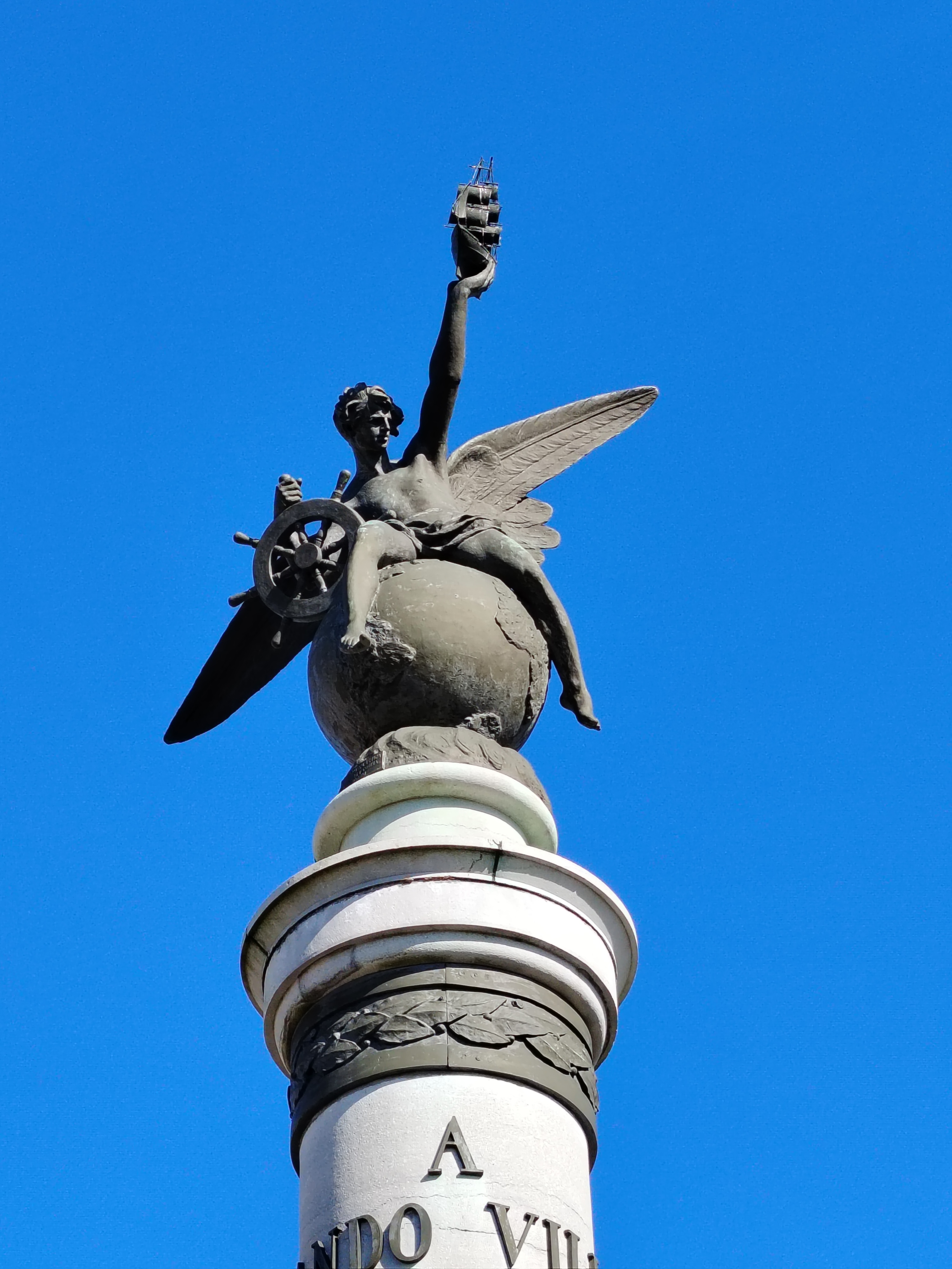 Monumento a Don Fernando Villaamil